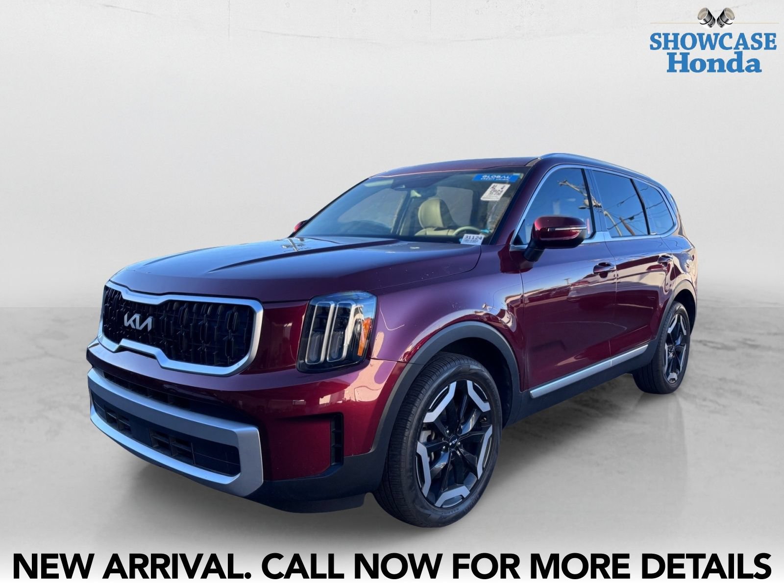 Used 2024 Kia Telluride EX w/ EX Captain's Chair Package FWD image 2
