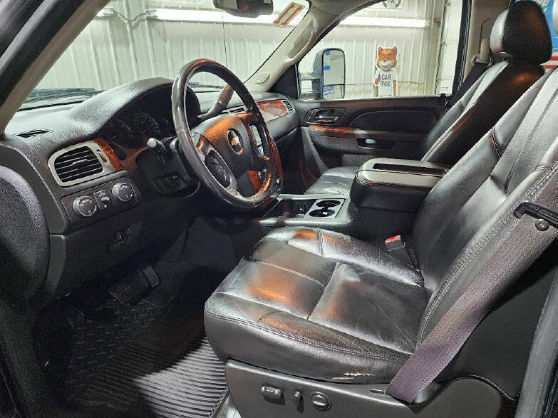 Used 2011 Chevrolet Silverado 3500 LTZ w/ Snow Plow Prep Package AWD/4WD image 9