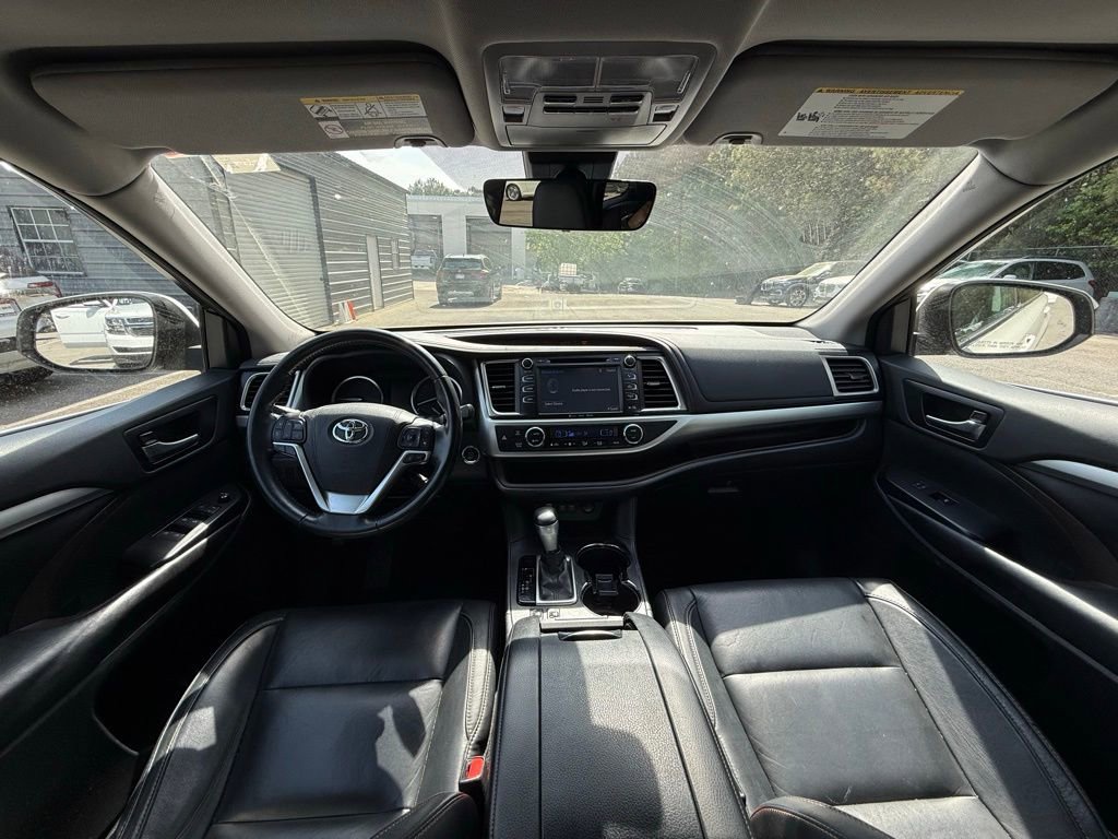 Used 2017 Toyota Highlander XLE FWD image 9
