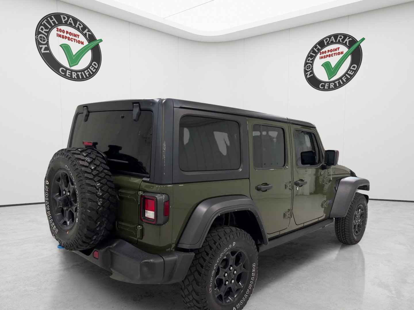 Used 2023 Jeep Wrangler Unlimited w/ Cold Weather Group AWD/4WD image 5