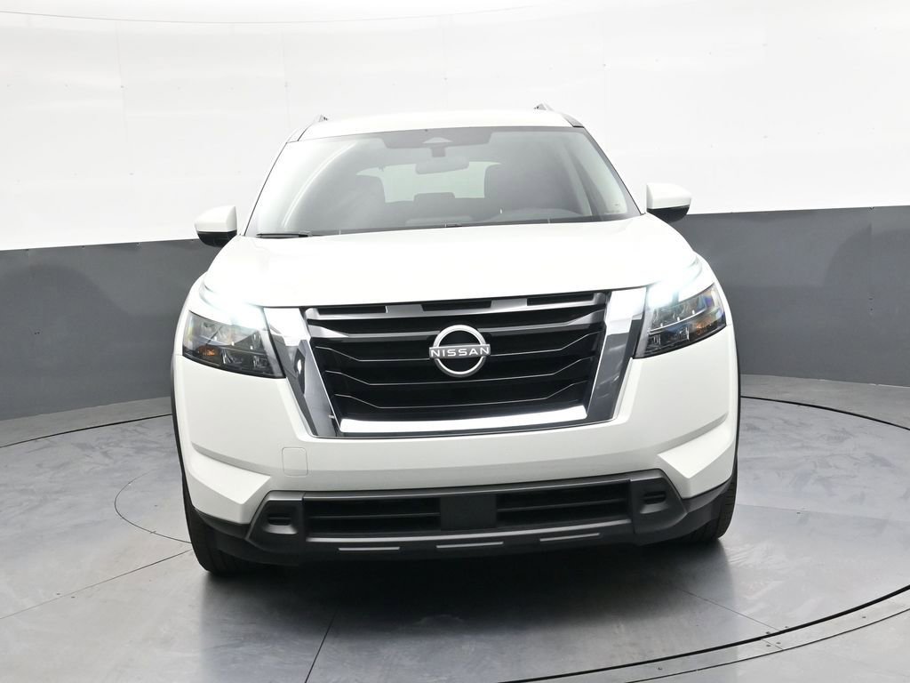 Used 2025 Nissan Pathfinder SV AWD/4WD image 9