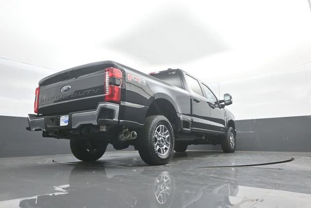 New 2026 Ford F250 Lariat w/ FX4 Off-Road Package image 32