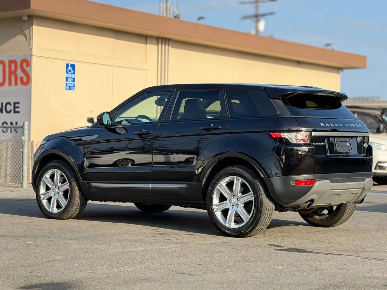 Used 2015 Land Rover Range Rover Evoque Pure Premium AWD/4WD image 9