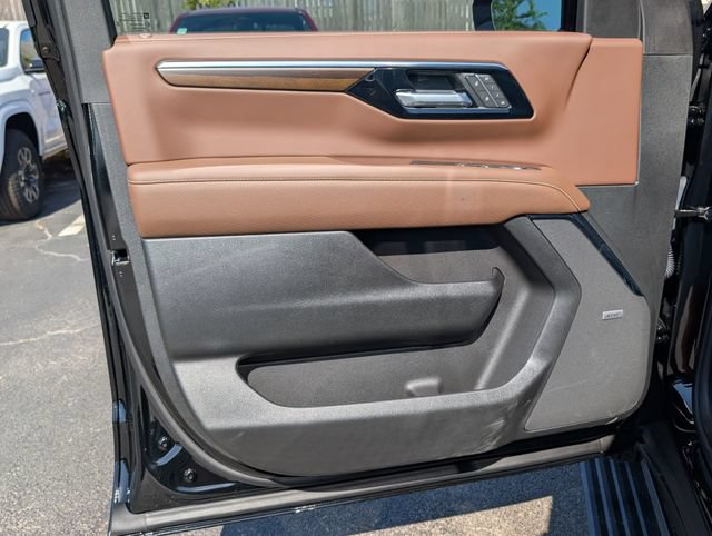 New 2026 Chevrolet Suburban High Country AWD/4WD image 13