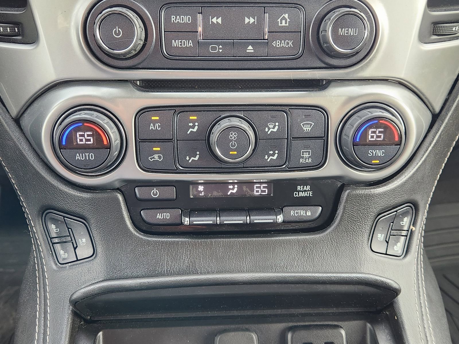 Used 2019 Chevrolet Suburban Premier image 22