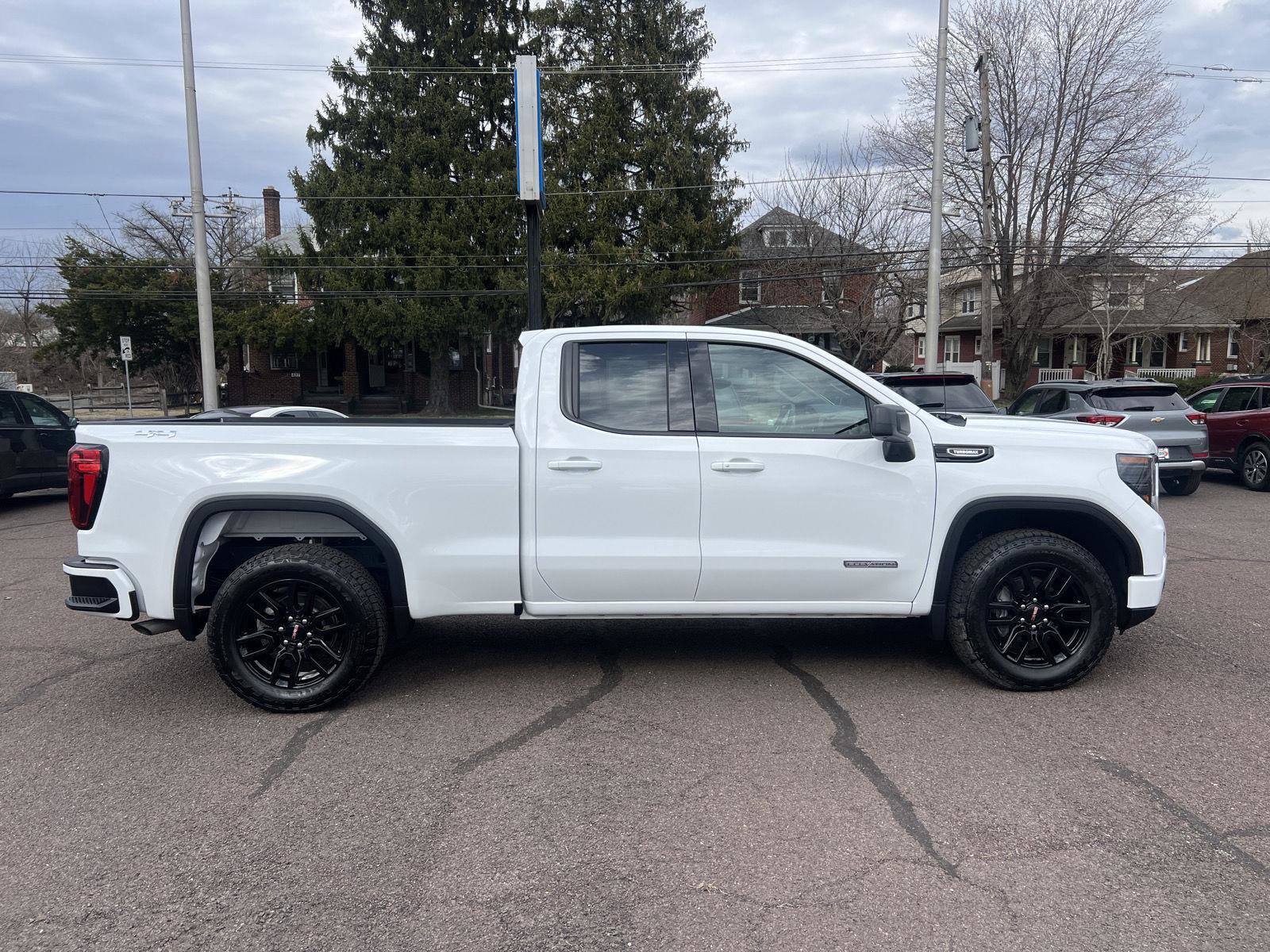 Used 2025 GMC Sierra 1500 Elevation AWD/4WD image 8