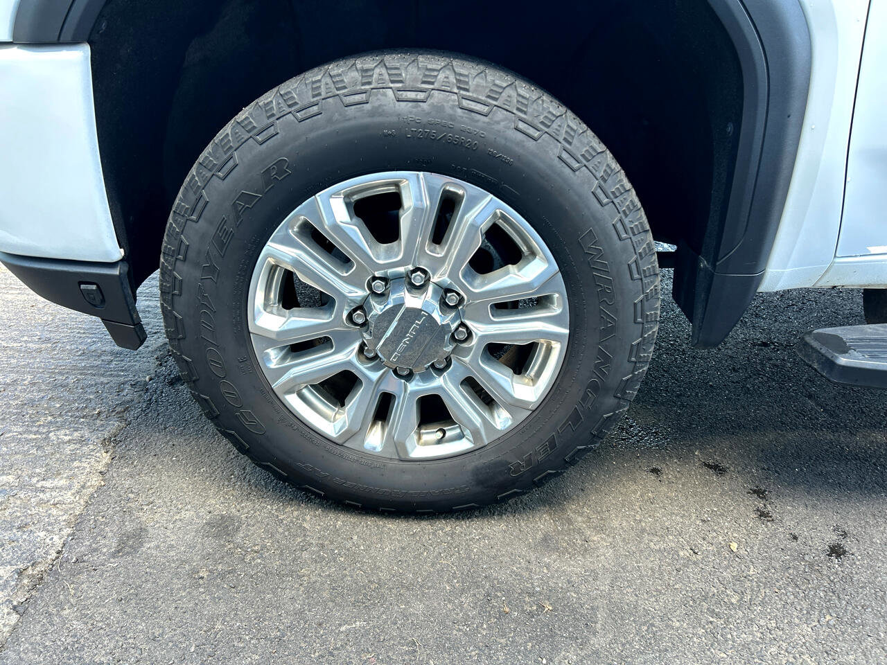 Used 2022 GMC Sierra 3500 Denali image 16