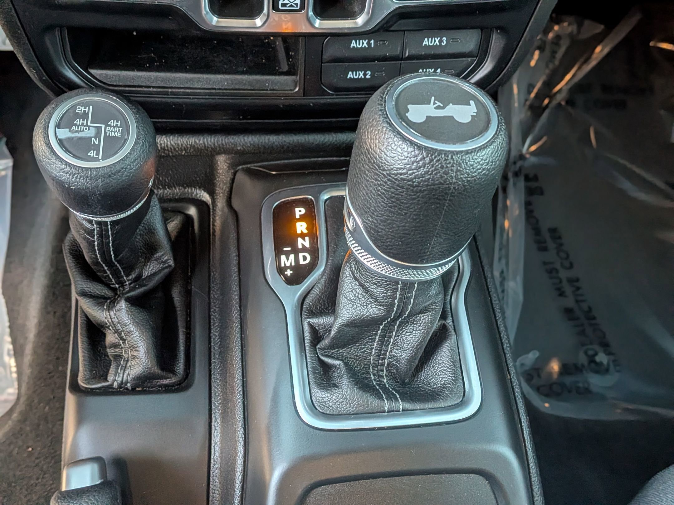 Used 2024 Jeep Wrangler Unlimited w/ Convenience Group AWD/4WD image 30
