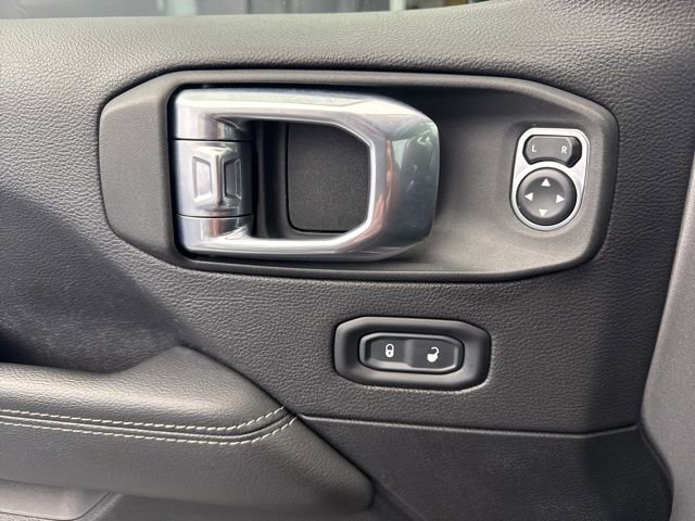 Used 2021 Jeep Wrangler Unlimited Sahara image 30
