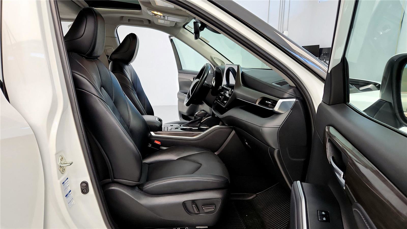 Certified 2022 Toyota Highlander Limited image 17