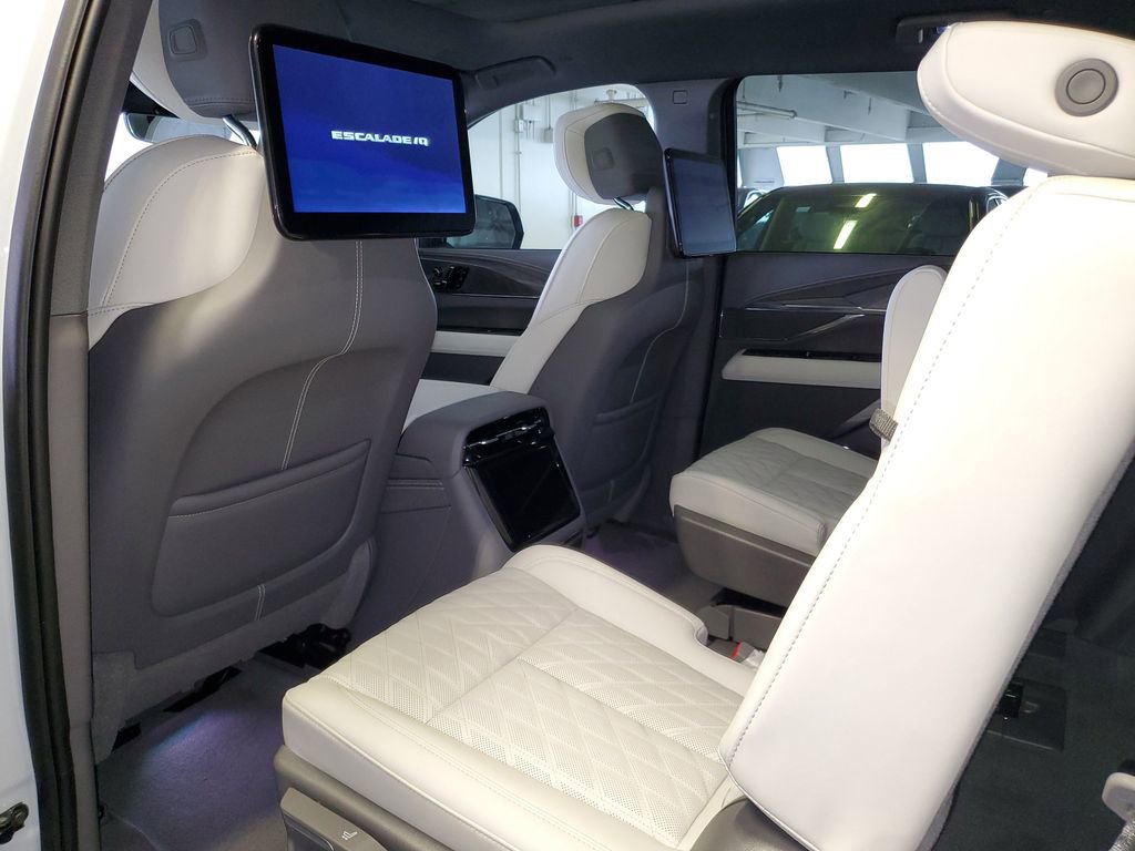 New 2026 Cadillac Escalade IQ Sport 1 w/ LPO, ONYX Package image 10