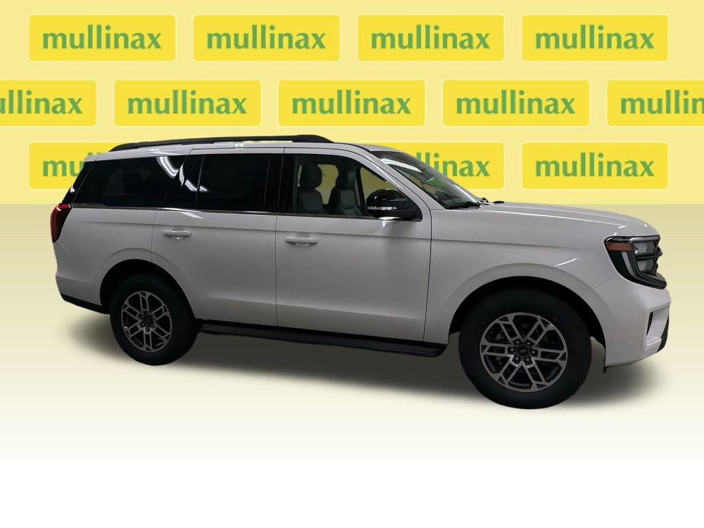 New 2026 Ford Expedition Active image 2