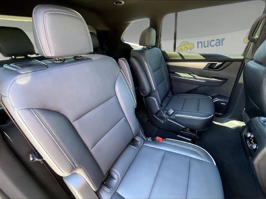 Used 2025 Buick Enclave Preferred AWD/4WD image 15