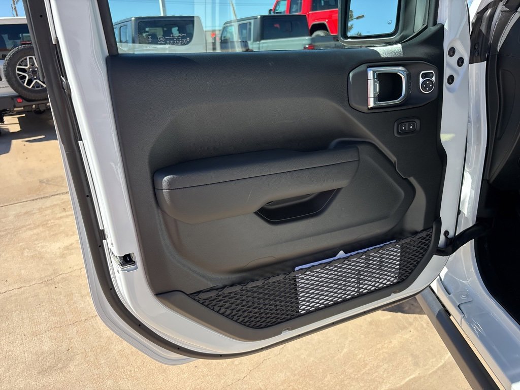 New 2025 Jeep Gladiator Rubicon w/ Convenience Group image 13