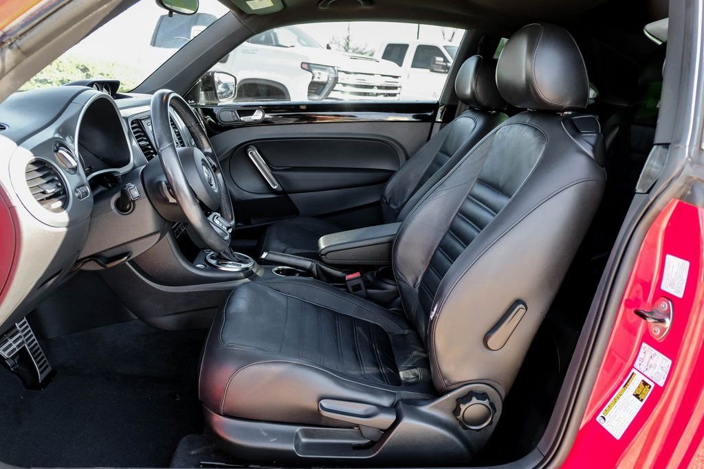 Used 2014 Volkswagen Beetle R-Line image 29