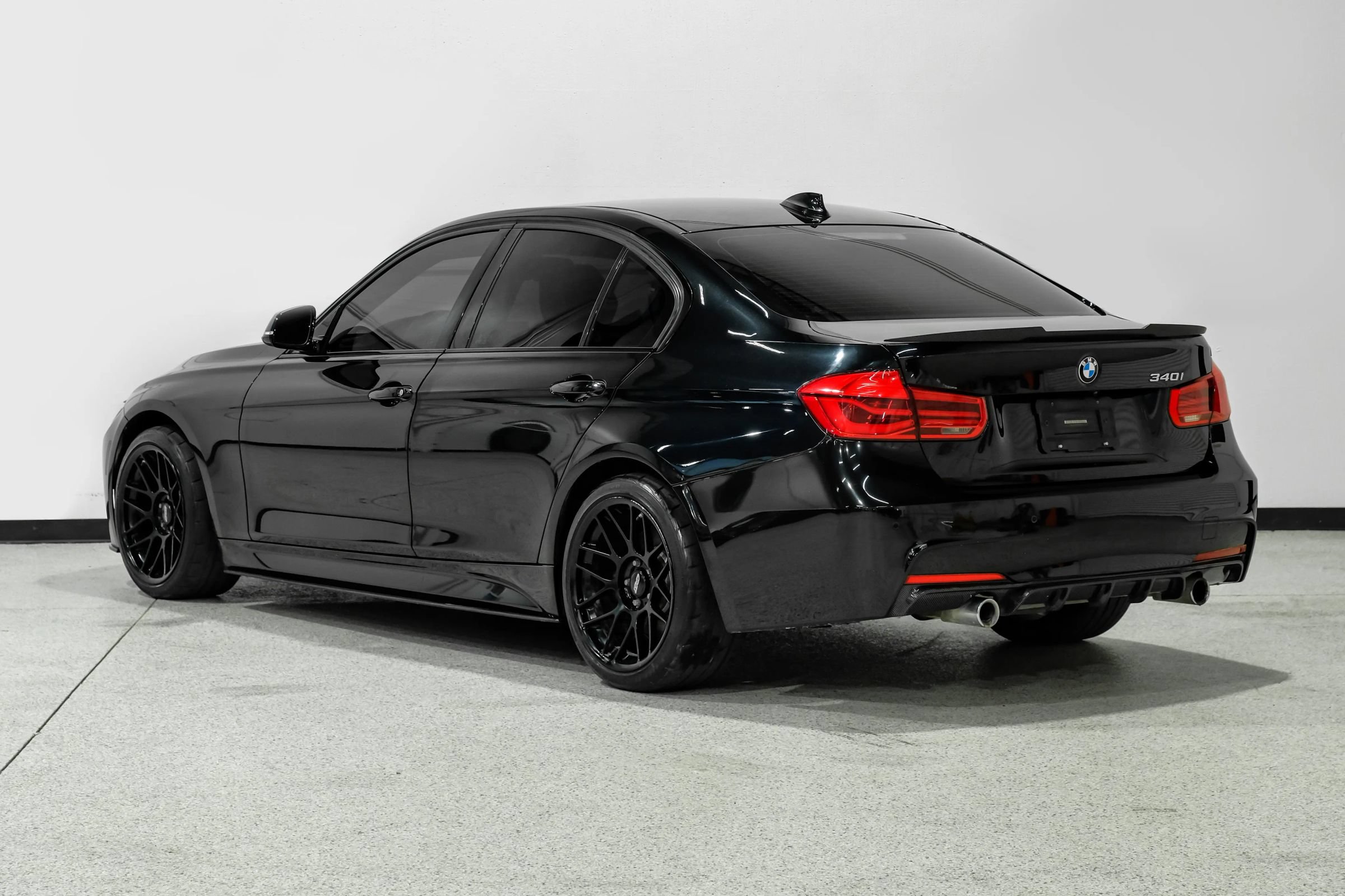 Used 2017 BMW 340i Sedan RWD image 8