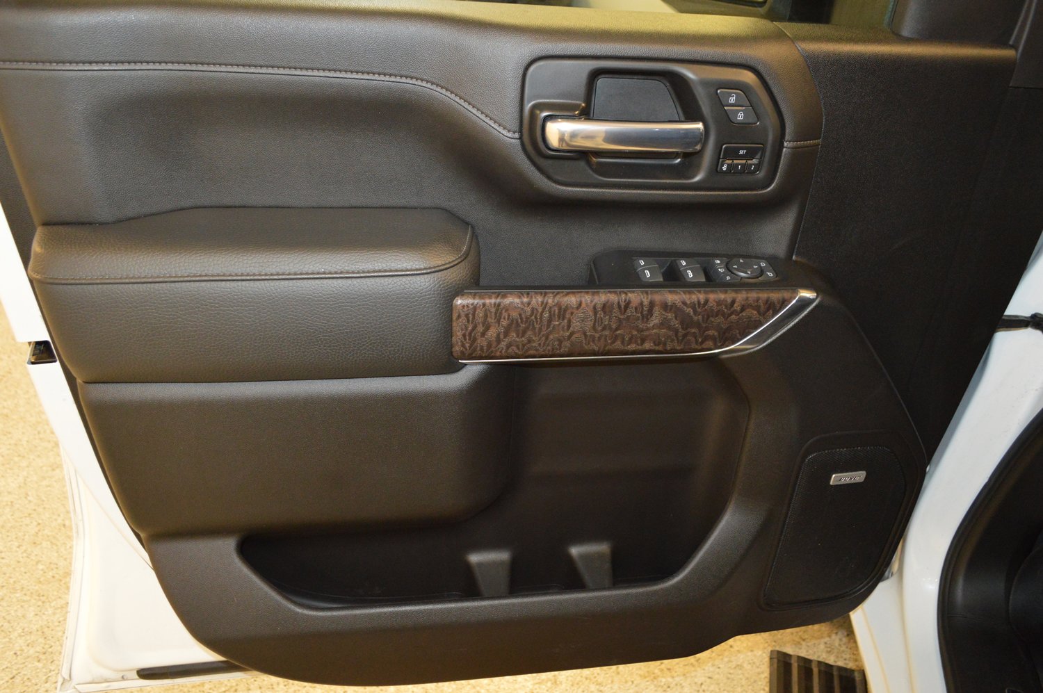 Used 2023 GMC Sierra 2500 Denali w/ Denali Ultimate Package image 15