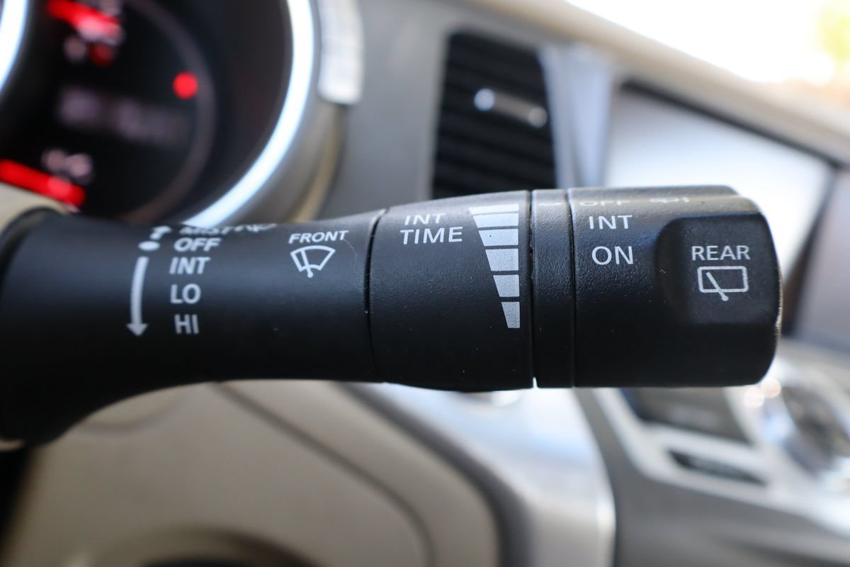 Used 2013 Nissan Murano SV AWD/4WD image 32