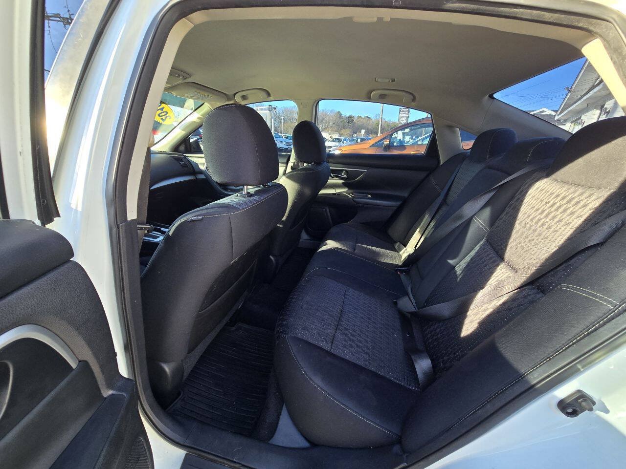 Used 2016 Nissan Altima 2.5 SV FWD image 22
