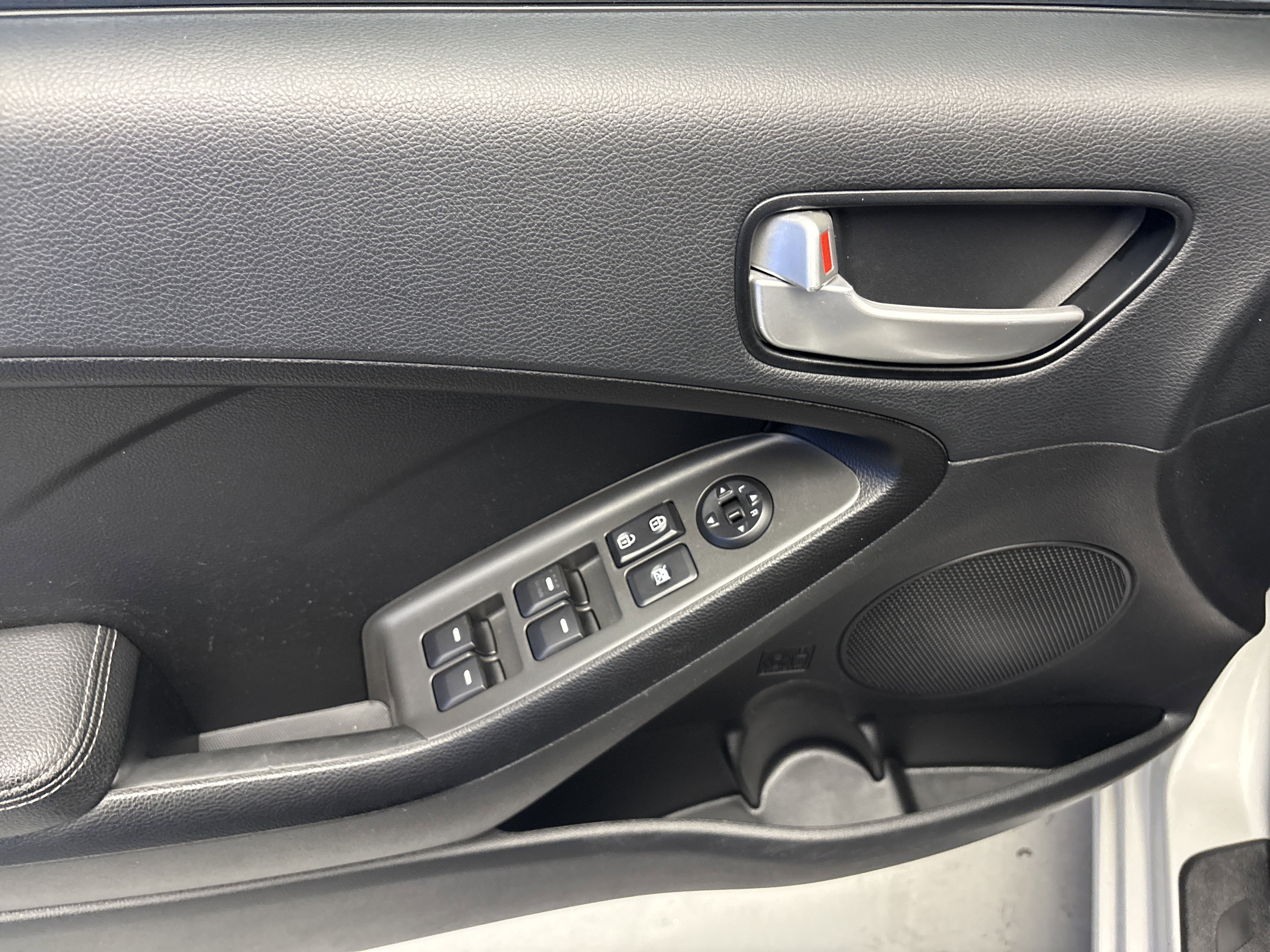 Used 2017 Kia Forte LX FWD image 10