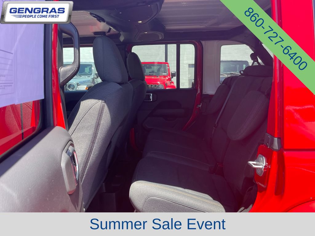 Used 2025 Jeep Wrangler Unlimited Sahara AWD/4WD image 32