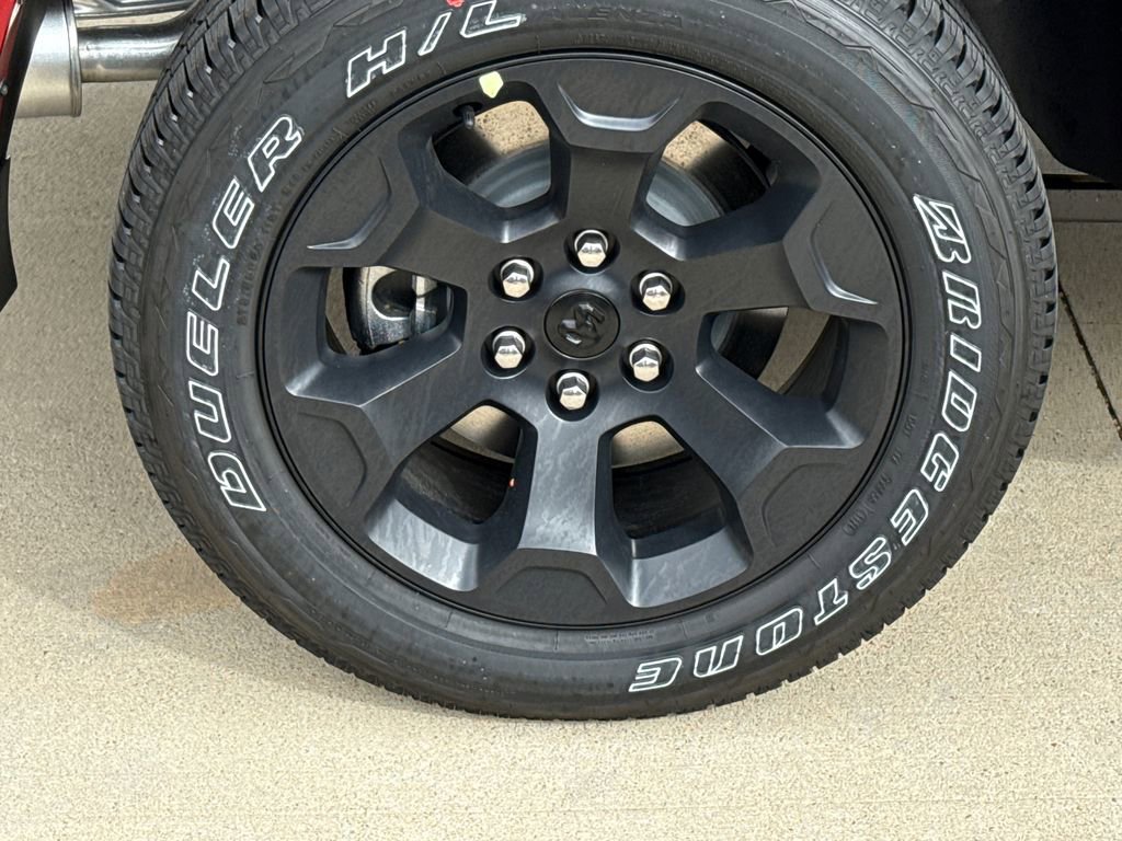 New 2026 RAM 1500 4x4 Crew Cab image 10