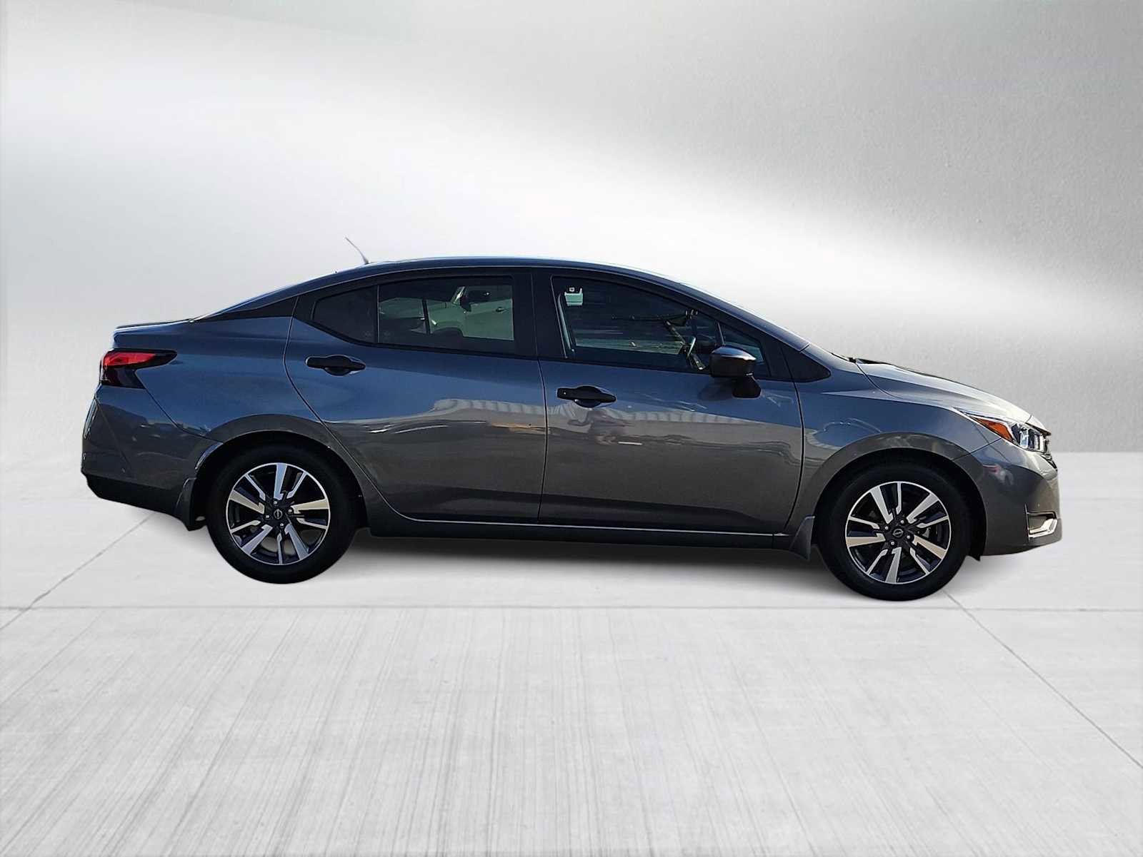 Used 2023 Nissan Versa S w/ S Plus Package image 9