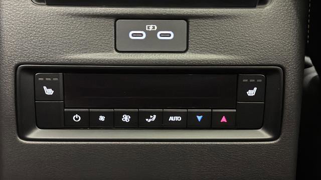 Used 2025 MAZDA CX-70 3.3 Turbo S w/ Premium Package image 9