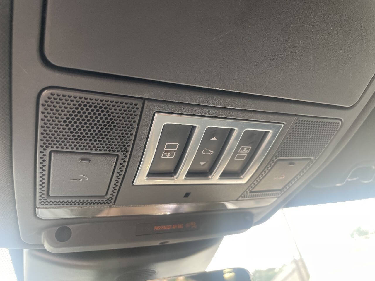 Used 2019 Land Rover Discovery HSE AWD/4WD image 28