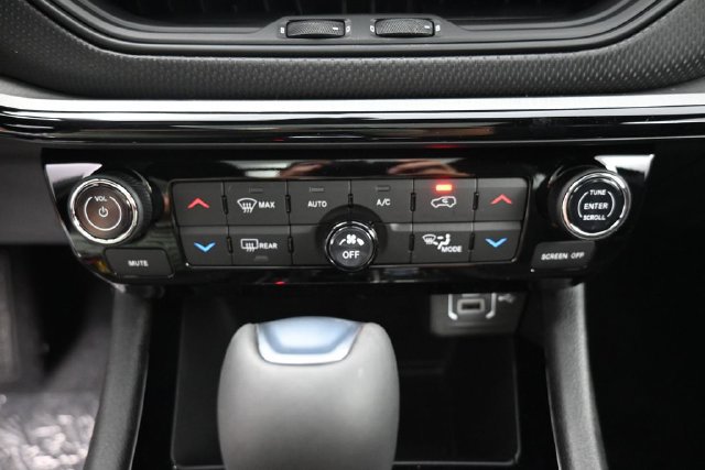 New 2026 Jeep Compass Trailhawk w/ Sun, Sound & Navigation Group AWD/4WD image 25