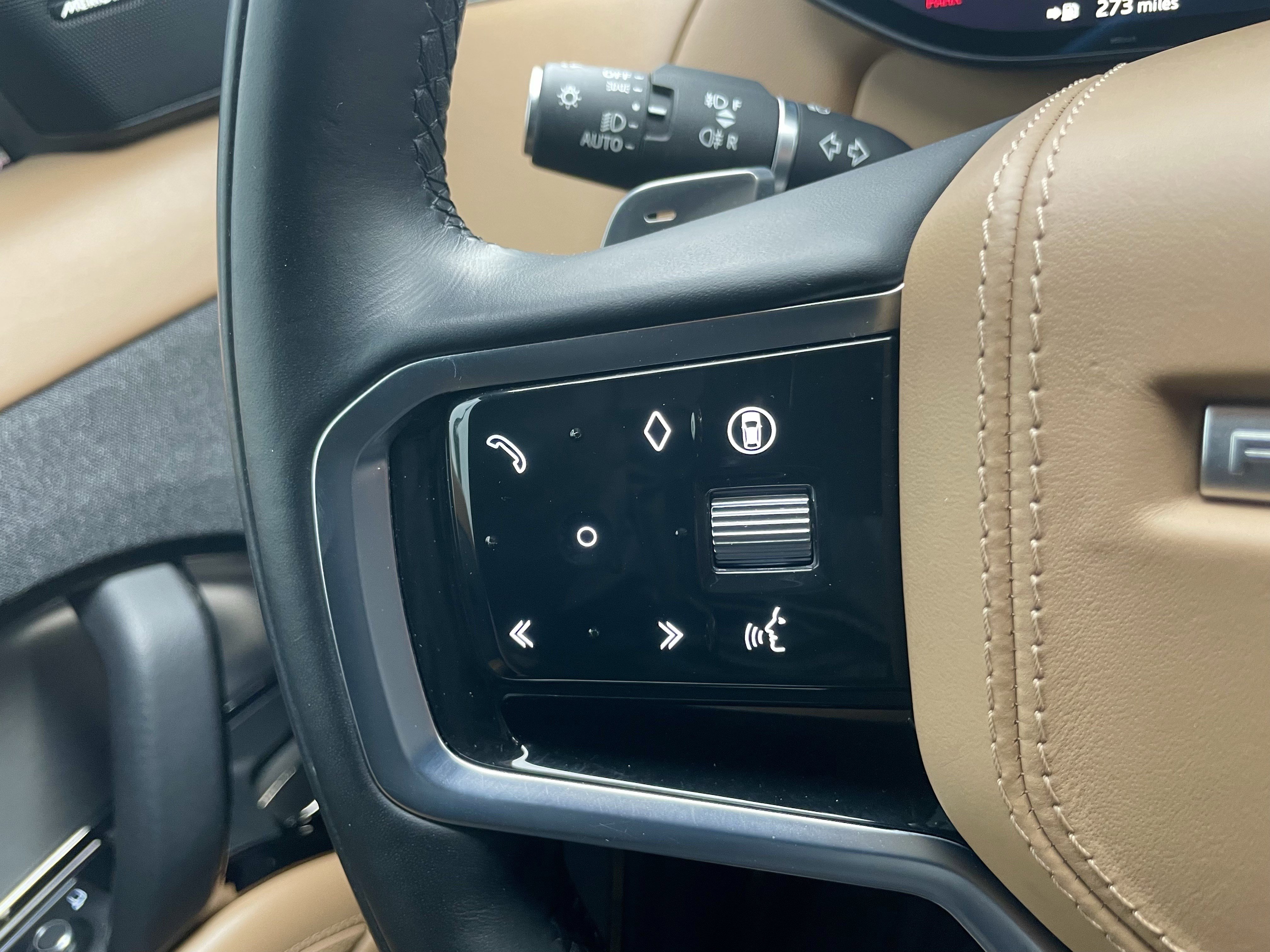 Certified 2024 Land Rover Range Rover Sport SE image 23