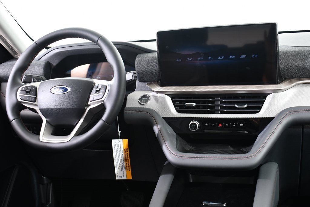 New 2025 Ford Explorer Active w/ Active Comfort Package image 8