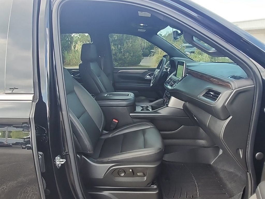 Used 2022 Chevrolet Suburban LT w/ LT Signature Plus Package AWD/4WD image 40