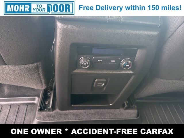 Used 2023 Chevrolet Traverse LT image 35