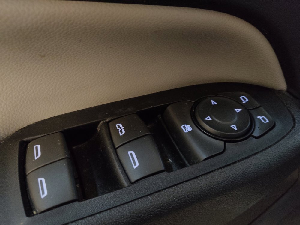 Used 2018 Chevrolet Equinox LS image 27