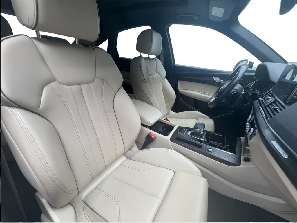 Used 2023 Audi Q5 2.0T Premium w/ Convenience Package AWD/4WD image 31