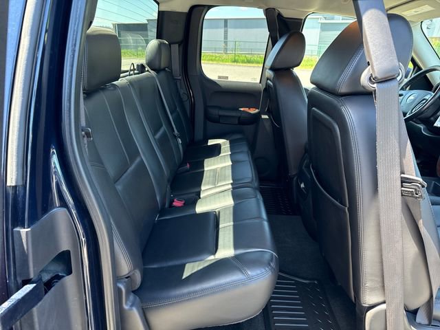 Used 2007 Chevrolet Silverado 1500 LTZ w/ Safety Package AWD/4WD image 10