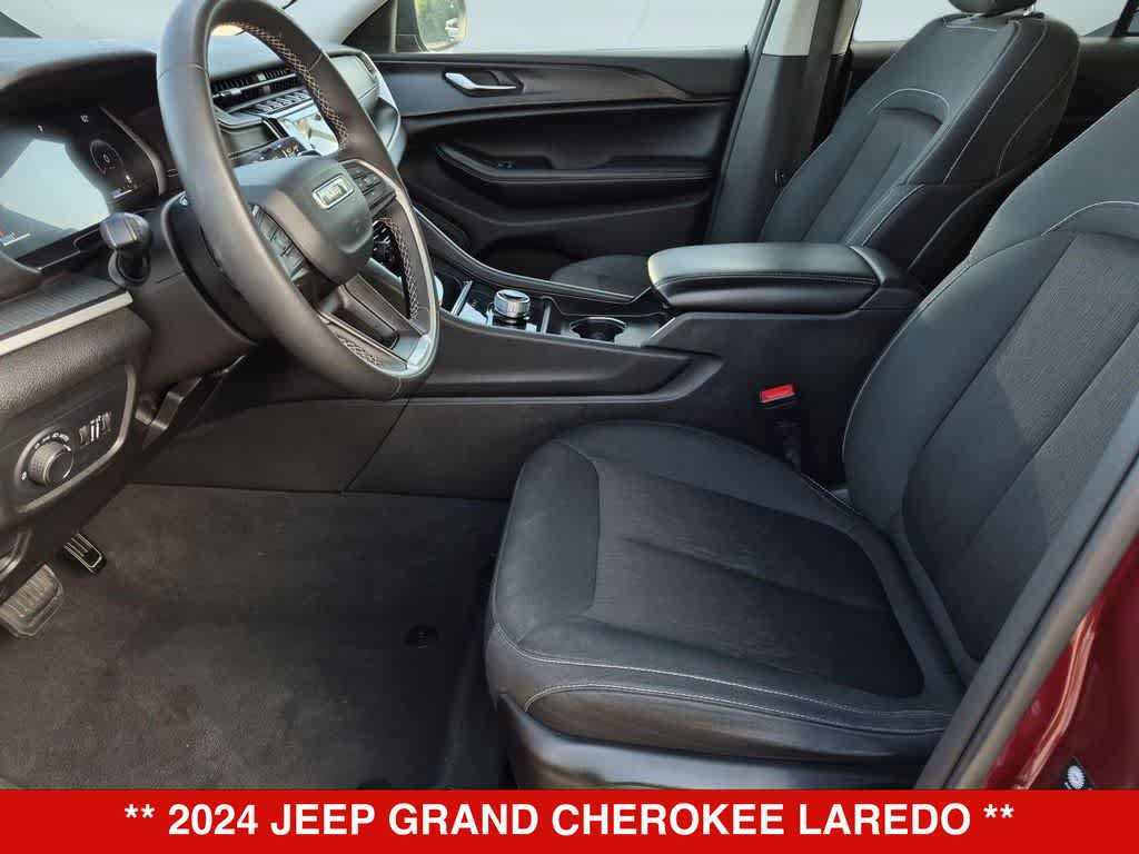 Used 2024 Jeep Grand Cherokee Laredo RWD image 15