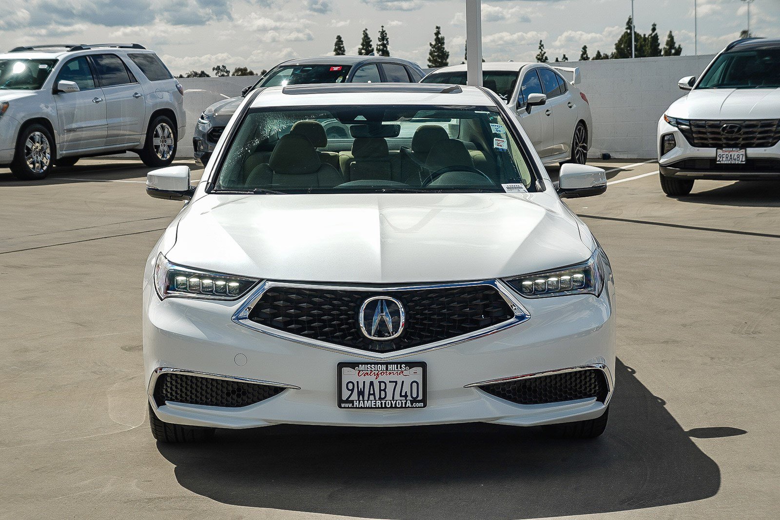 Used 2018 Acura TLX V6 FWD image 2