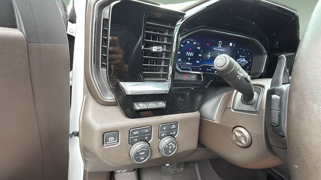 Used 2025 Chevrolet Silverado 1500 LTZ w/ LTZ Premium Package AWD/4WD image 22