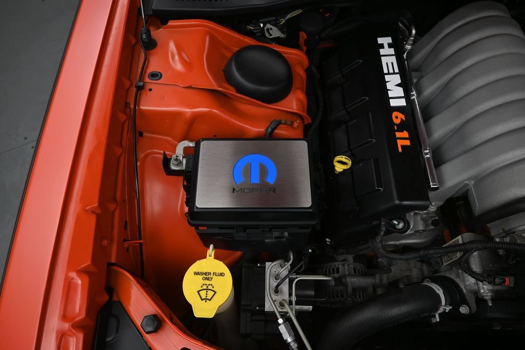 Used 2009 Dodge Challenger SRT8 RWD image 9