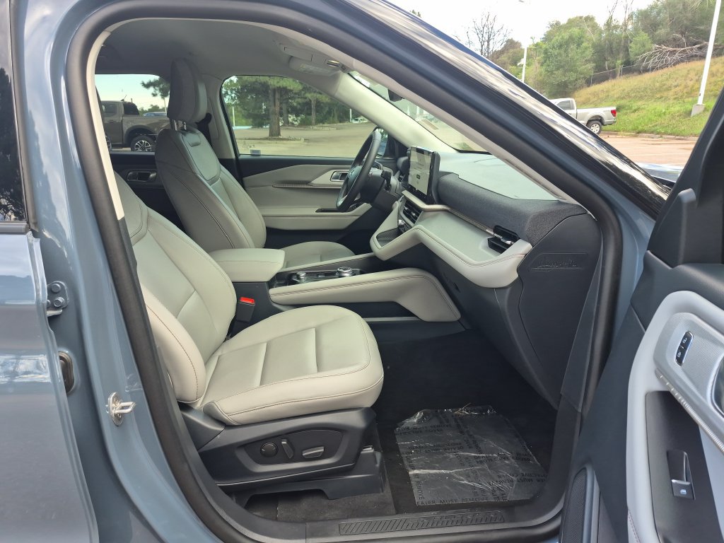 New 2026 Ford Explorer Active w/ Active Comfort Package AWD/4WD image 25