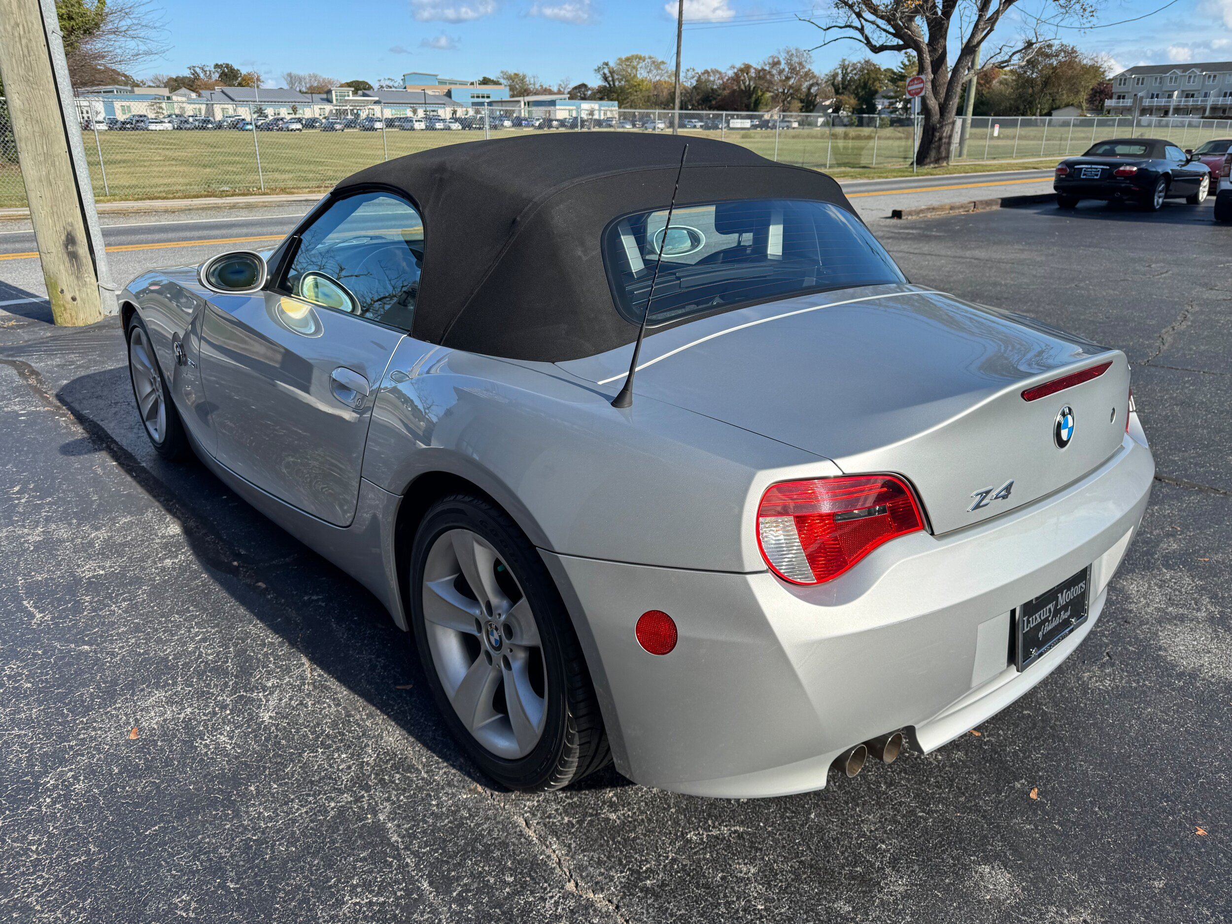 Used 2006 BMW Z4 3.0i RWD image 16