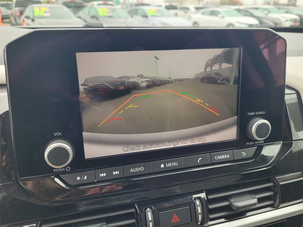 Used 2024 Nissan Pathfinder SV image 19