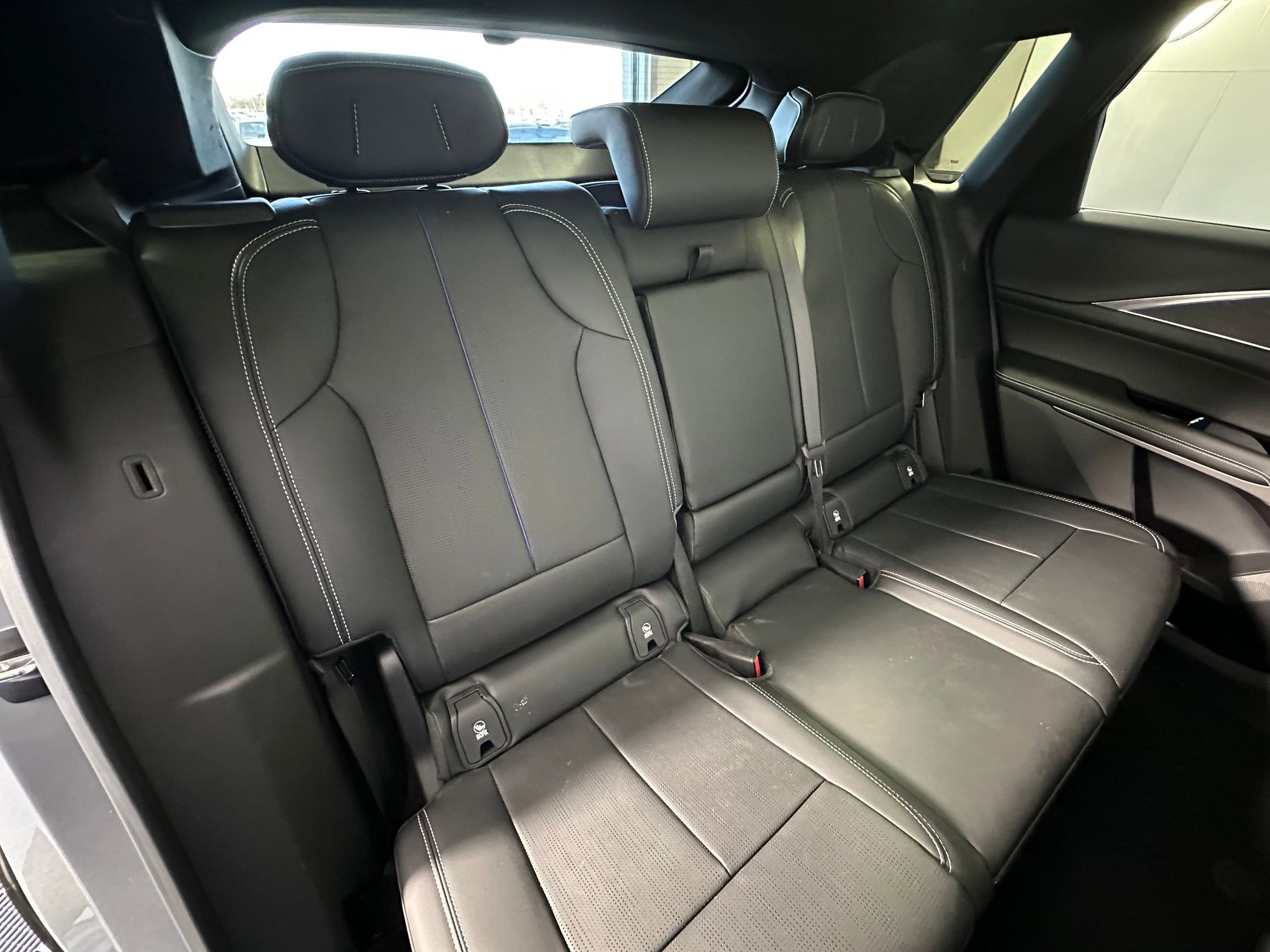 Used 2024 Cadillac Lyriq Sport image 31