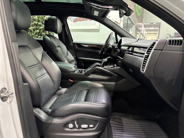 Used 2019 Porsche Cayenne AWD/4WD image 54