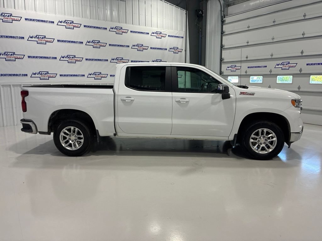 Used 2025 Chevrolet Silverado 1500 LT AWD/4WD image 8