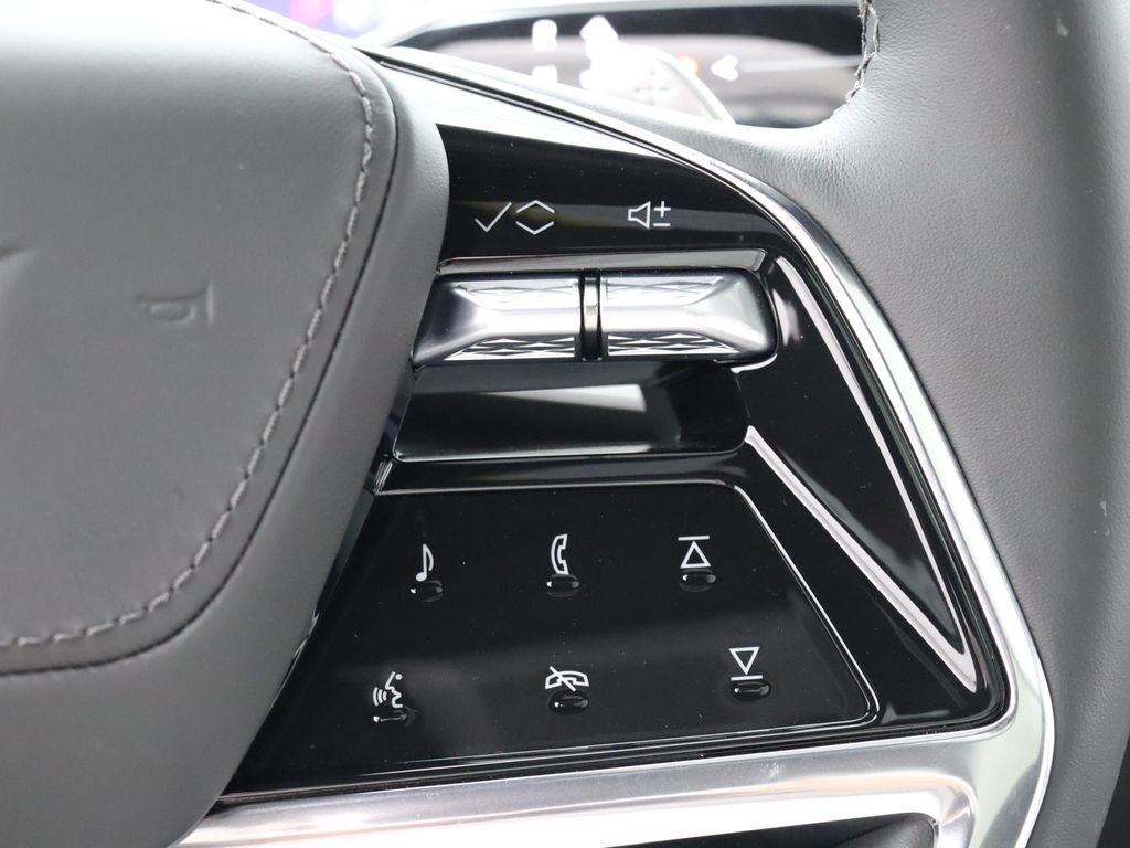 Used 2026 Cadillac Escalade Platinum Sport image 19