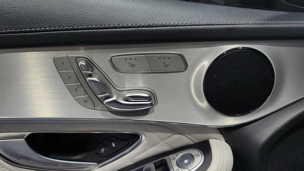 Used 2016 Mercedes-Benz GLC 300 4MATIC image 26