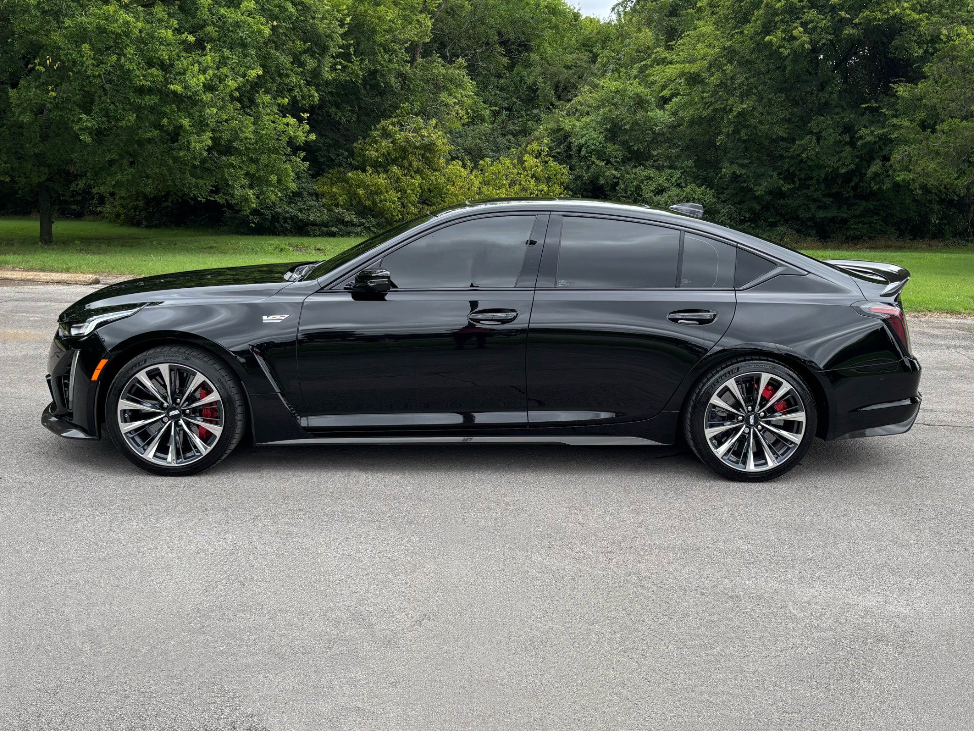 Used 2024 Cadillac CT5 V Blackwing w/ Carbon Fiber Package 2 RWD image 7
